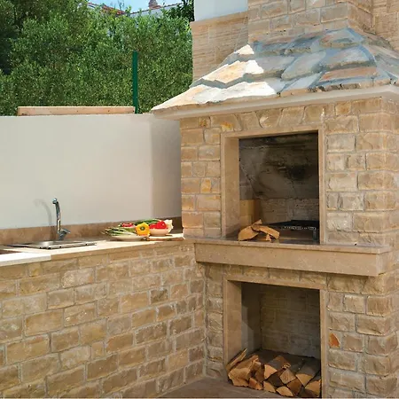 Luxurious In Okrug Gornji With Sauna *