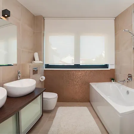 Luxurious In Okrug Gornji With Sauna Trogir