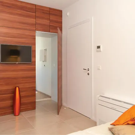 Luxurious In Okrug Gornji With Sauna Vikendica *
