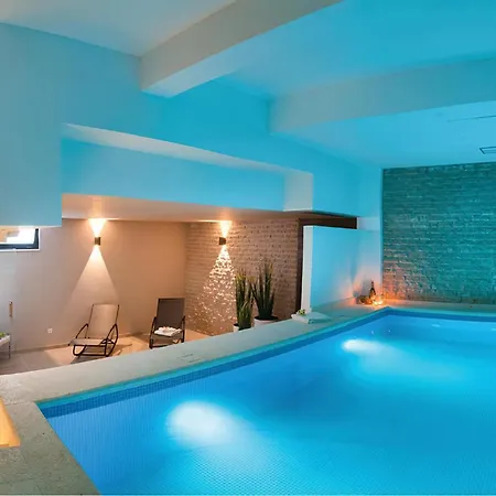 Vikendica Luxurious In Okrug Gornji With Sauna *