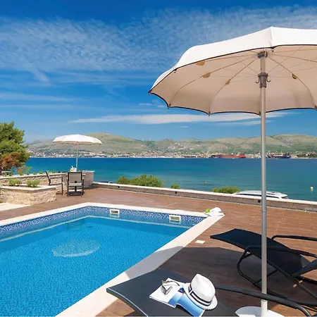 Luxurious In Okrug Gornji With Sauna * Trogir