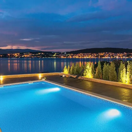 Vikendica Luxurious In Okrug Gornji With Sauna Trogir