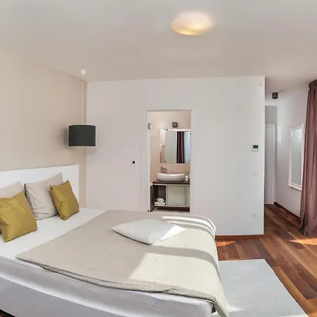 Luxurious In Okrug Gornji With Sauna *