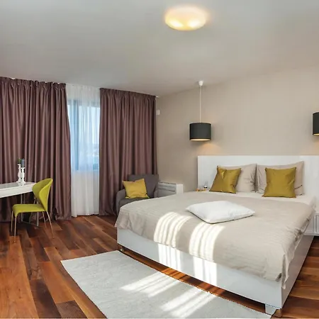 Luxurious In Okrug Gornji With Sauna * Trogir