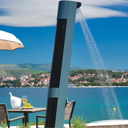 Cozy In Okrug Gornji With House Sea View Semesterbostad *