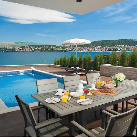 Cozy In Okrug Gornji With House Sea View