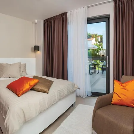 Cozy In Okrug Gornji With House Sea View Semesterbostad *